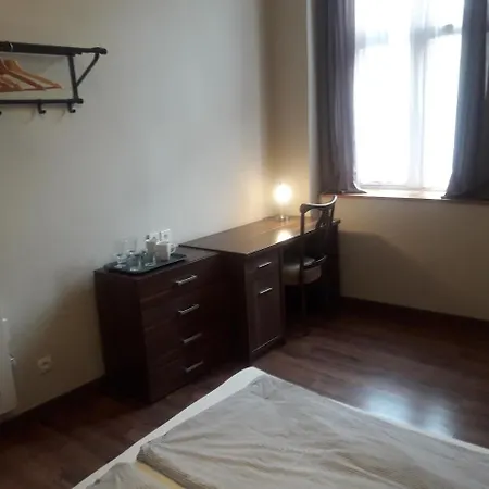 Holiday Old Town Hostel