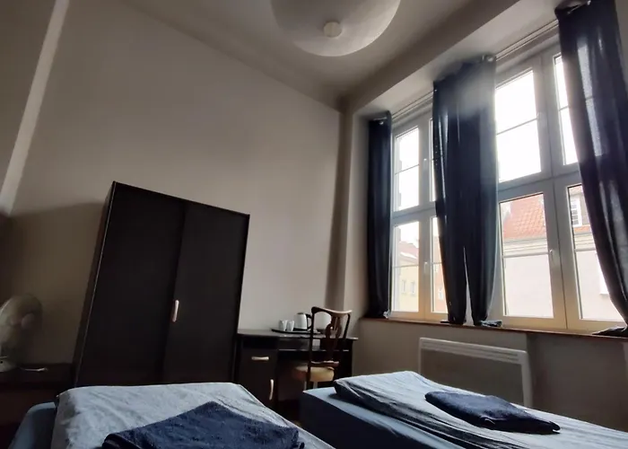 Holiday Old Town Hostel